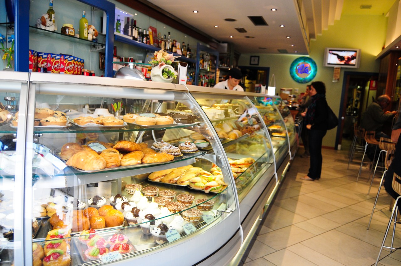 One of Sorrento's many "bars"